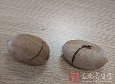多吃些含磷脂高的食物如核桃